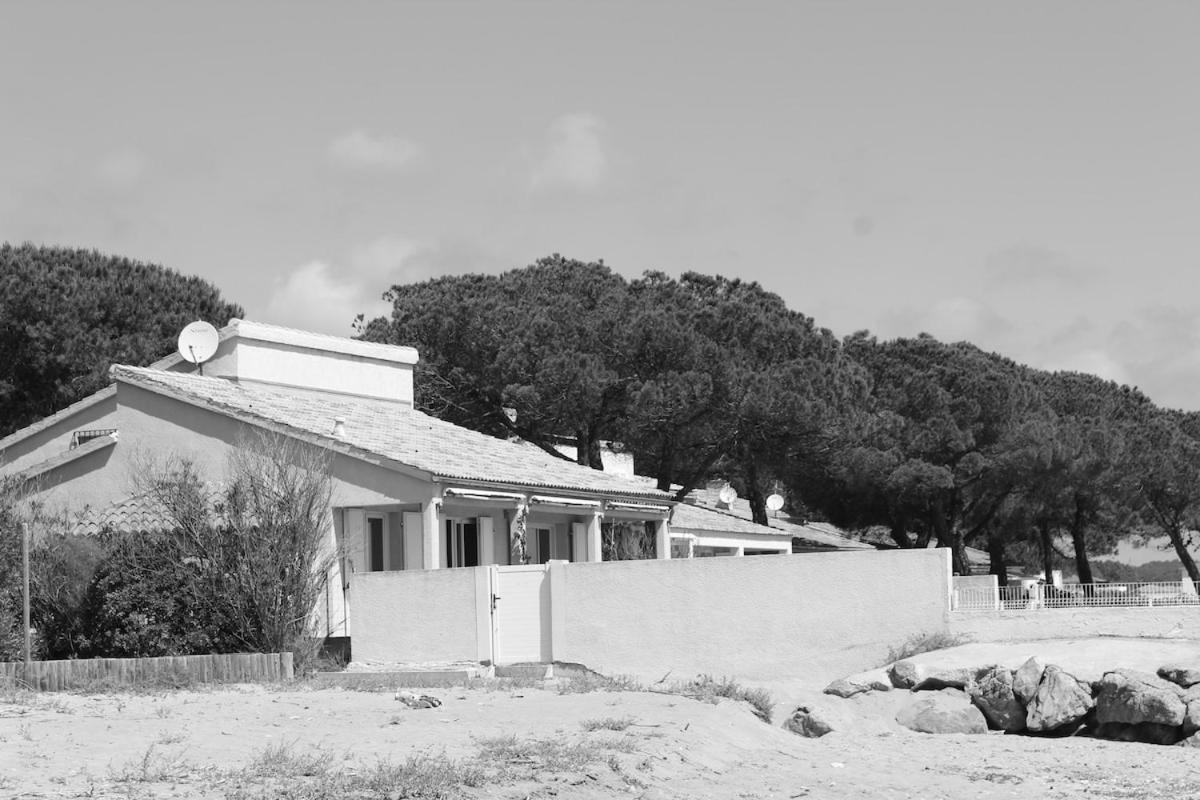 Bord de mer, pieds dans l'eau, vue panoramique Villa San Nicolao Bagian luar foto