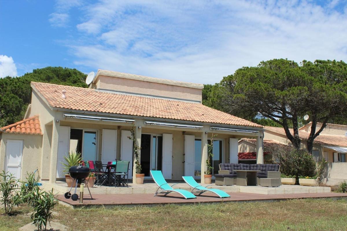 Bord de mer, pieds dans l'eau, vue panoramique Villa San Nicolao Bagian luar foto