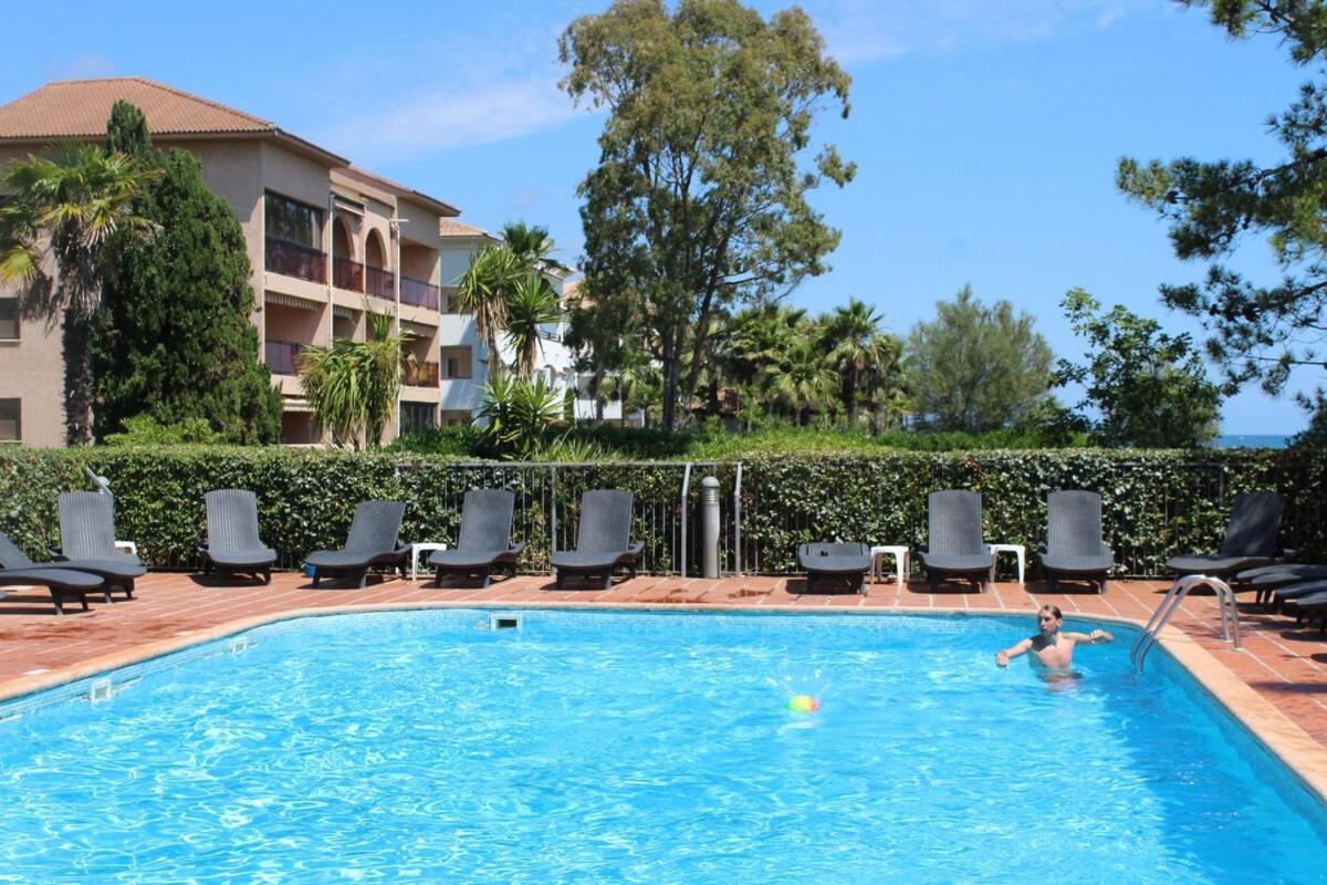 Bord de mer, pieds dans l'eau, vue panoramique Villa San Nicolao Bagian luar foto