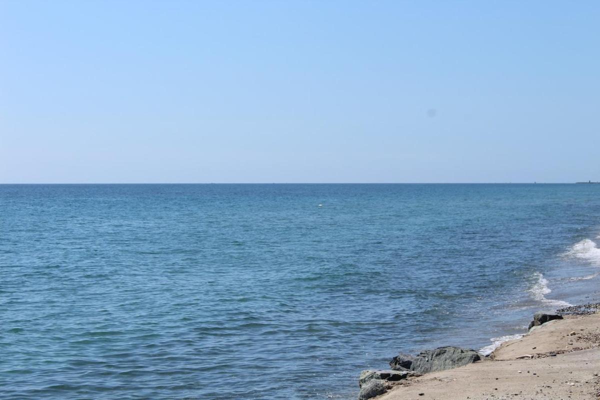 Bord de mer, pieds dans l'eau, vue panoramique Villa San Nicolao Bagian luar foto