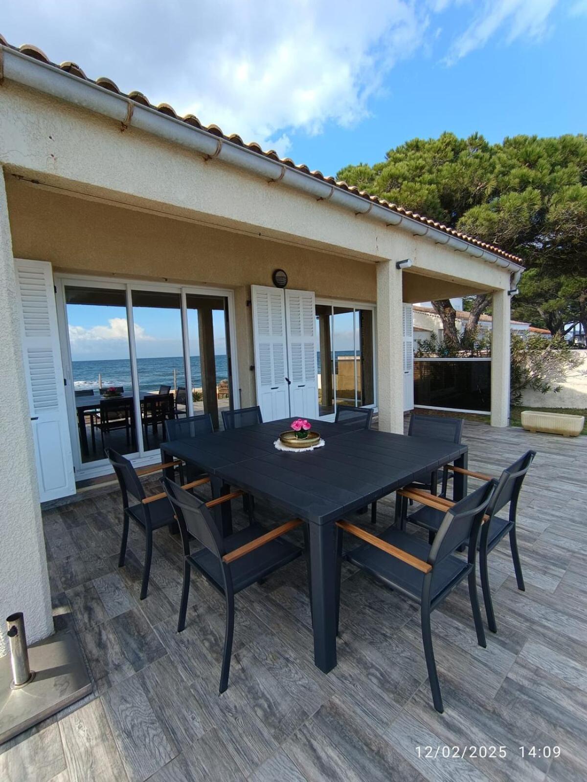 Bord de mer, pieds dans l'eau, vue panoramique Villa San Nicolao Bagian luar foto