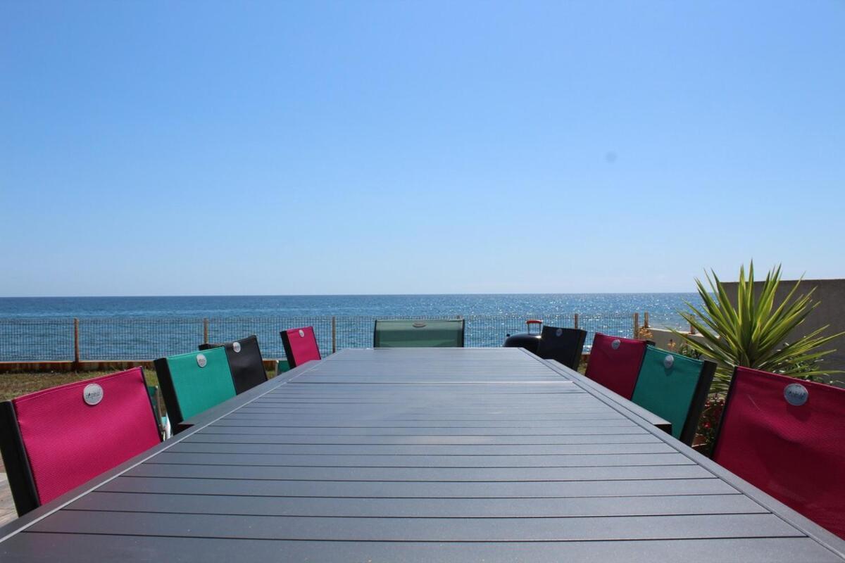 Bord de mer, pieds dans l'eau, vue panoramique Villa San Nicolao Bagian luar foto